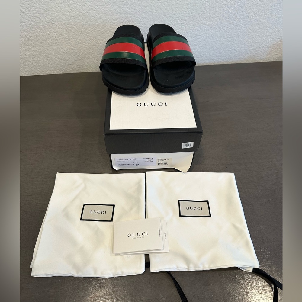 Men Gucci slides